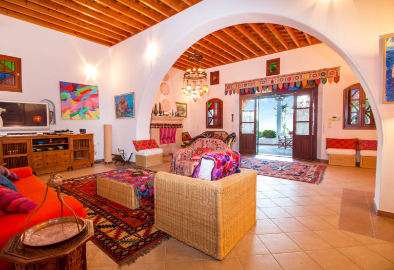 Σαλόνι που οδηγεί στην ταράτσα ακίνητο προς πώληση στη Ρόδο, Ελλάδα