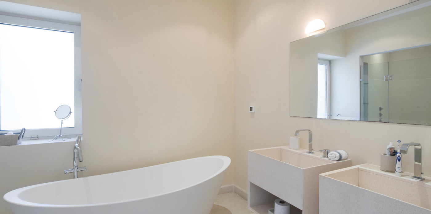 Δροσερό μπάνιο, ακίνητο προς πώληση στην Κέρκυρα, Ελλάδα