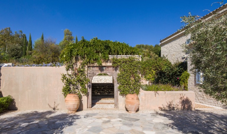 Μαγευτική είσοδος, ακίνητο προς πώληση στην Κέρκυρα, Ελλάδα