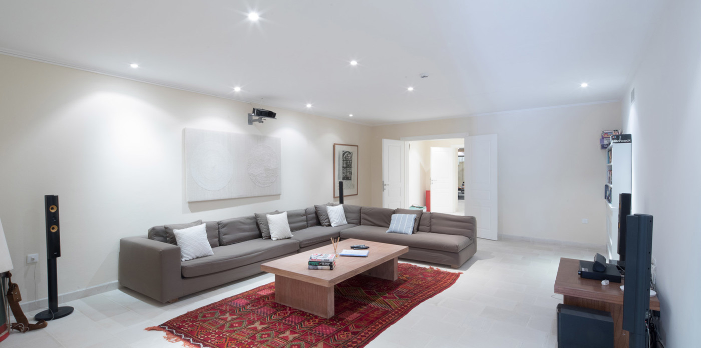 Αίθουσα τηλεόρασης, ακίνητο προς πώληση στην Κέρκυρα, Ελλάδα