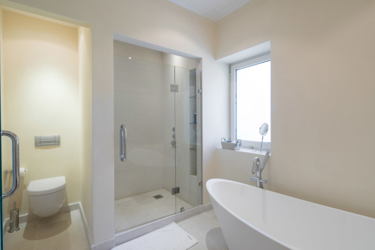 Μοντέρνο μπάνιο, ακίνητο προς πώληση στην Κέρκυρα, Ελλάδα