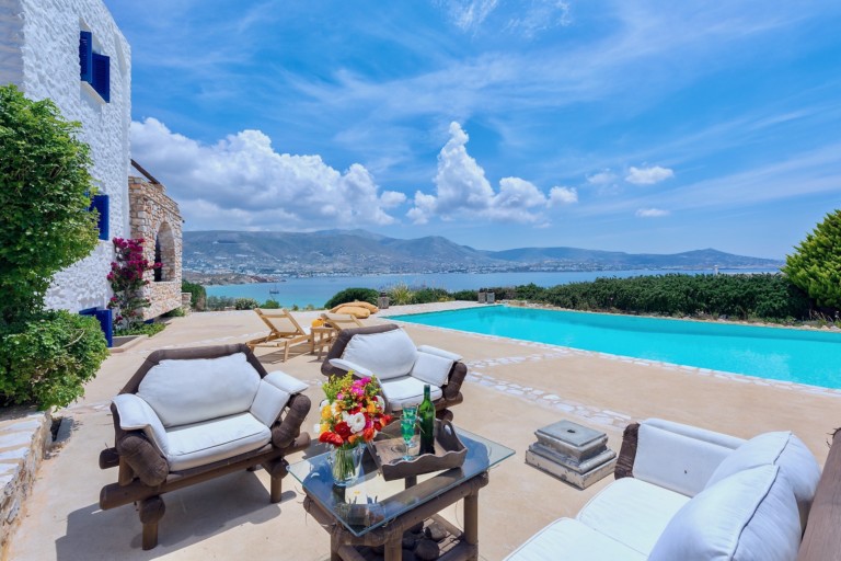 houses for sale : Luminous Paros, Cyclades, Southern Aegean