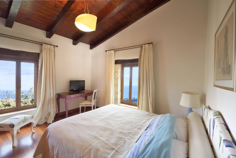 Breathtaking views, property for sale in Rethymno, Greece