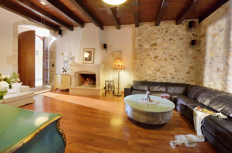 Spacious living room, property for sale in Rethymno, Crete, Greece