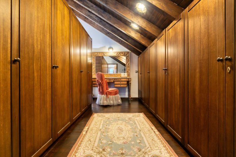 Walkin Closet, Κτήμα προς πώληση στην Πελοπόννησο Ελλάδα