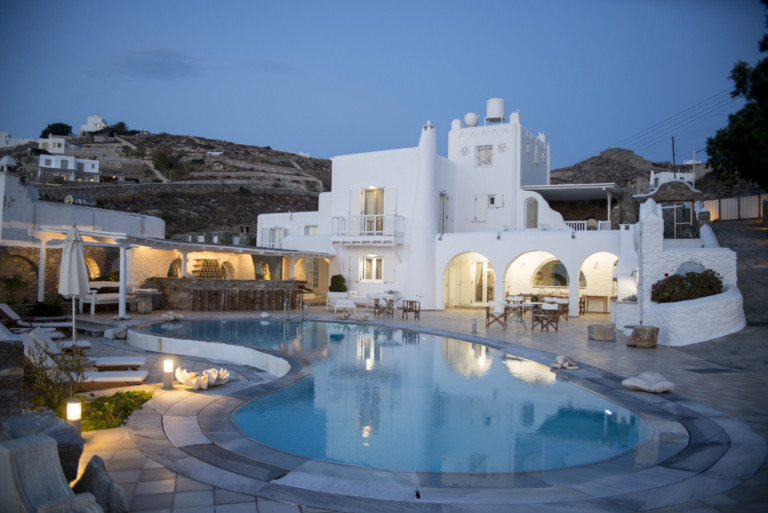   : Coastal Elegance Mykonos