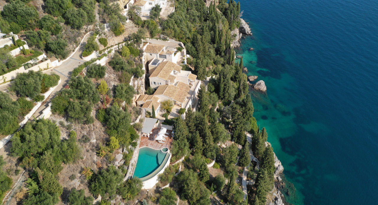 Αεροφωτογραφία της Άνασσας, ένα εντυπωσιακό κτήμα με θέα στη θάλασσα, ακίνητο προς πώληση στην Κέρκυρα, Ελλάδα
