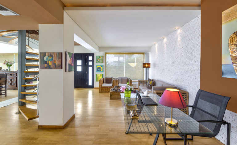 Make this space your own, office, art studio? villa for sale in Crete Greece