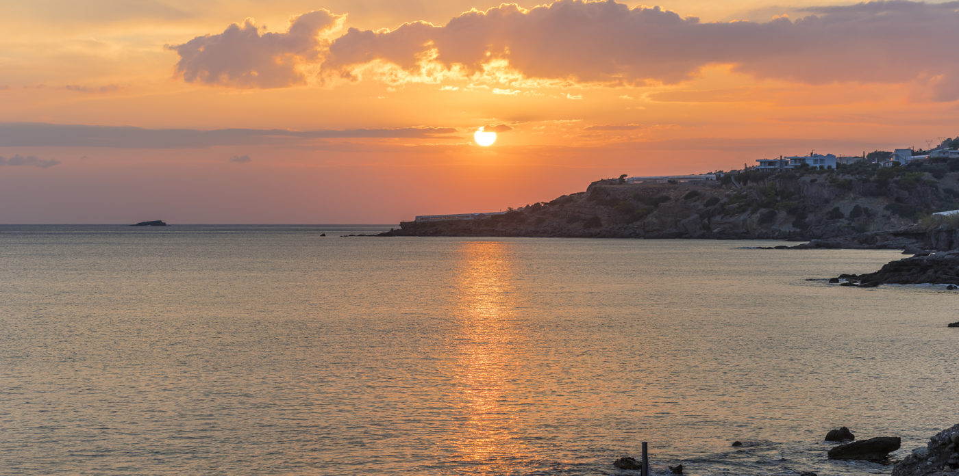 Παρακολουθήστε όμορφα ηλιοβασιλέματα από τη βίλα προς πώληση στην Κρήτη