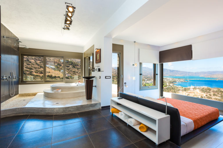 Ensuite bathroom villa for sale in Crete Greece