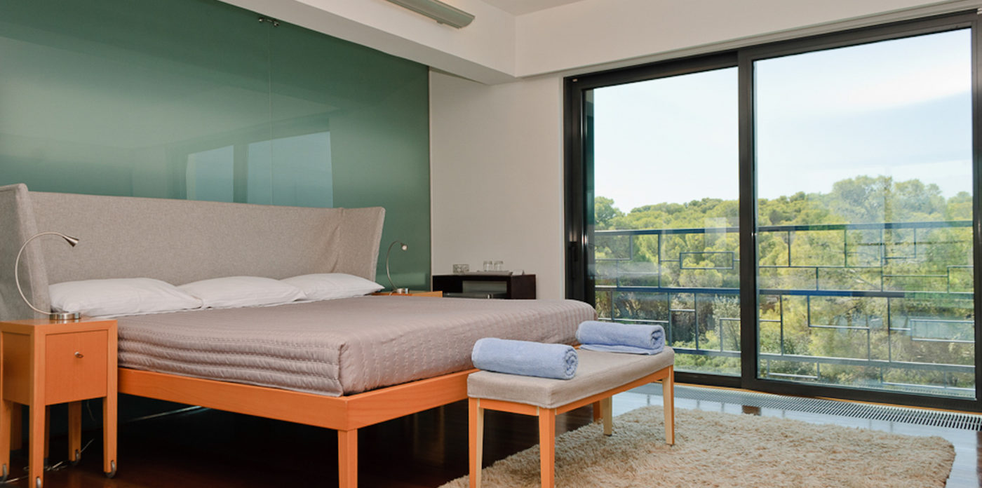 Υπνοδωμάτιο με θέα στο πράσινο, ακίνητο προς πώληση στο Πόρτο Χέλι, Ελλάδα