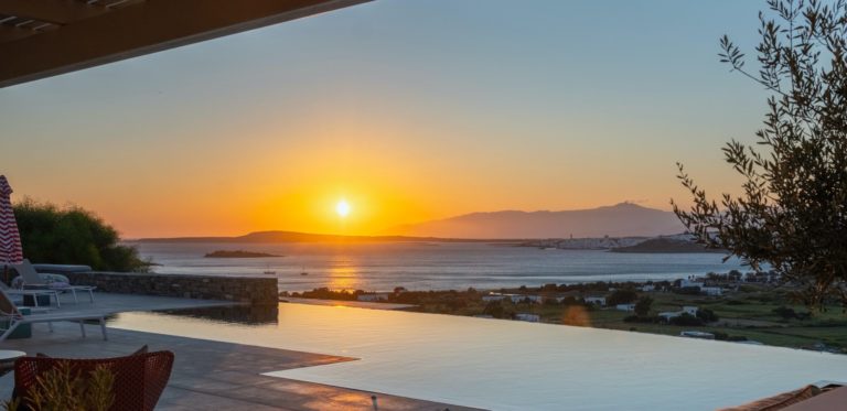 authentic estate modern / mediterranean villa : Oleana Paros, Cyclades, Southern Aegean