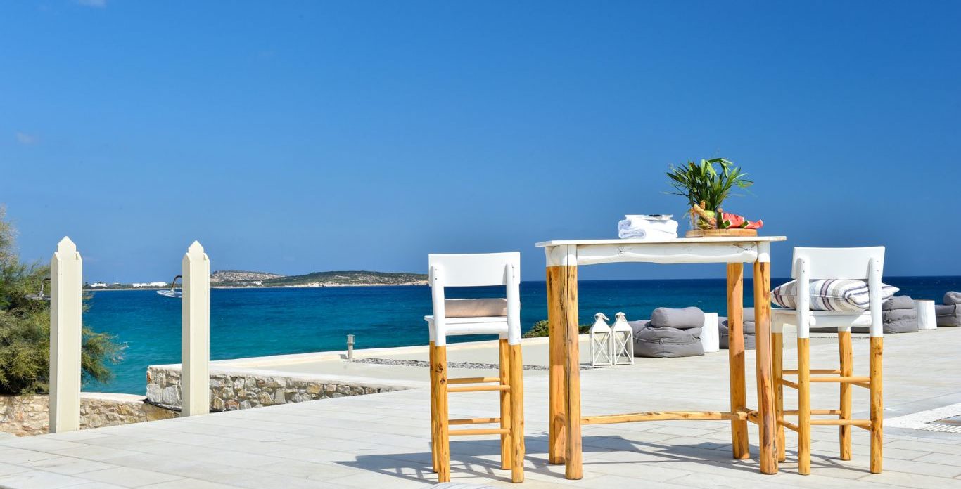 Αναπνεύστε τον θαλασσινό αέρα και τη θαλασσινή αύρα ακίνητο προς πώληση στην Πάρο