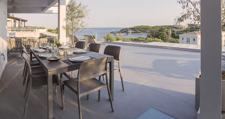 apartment modern / mediterranean : Riviera Heights Vouliagmeni, Athens Riviera, Attica
