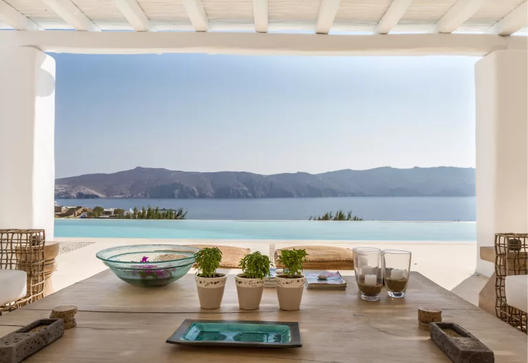 modern / mediterranean villa : Amirah Mykonos, Cyclades, Southern Aegean