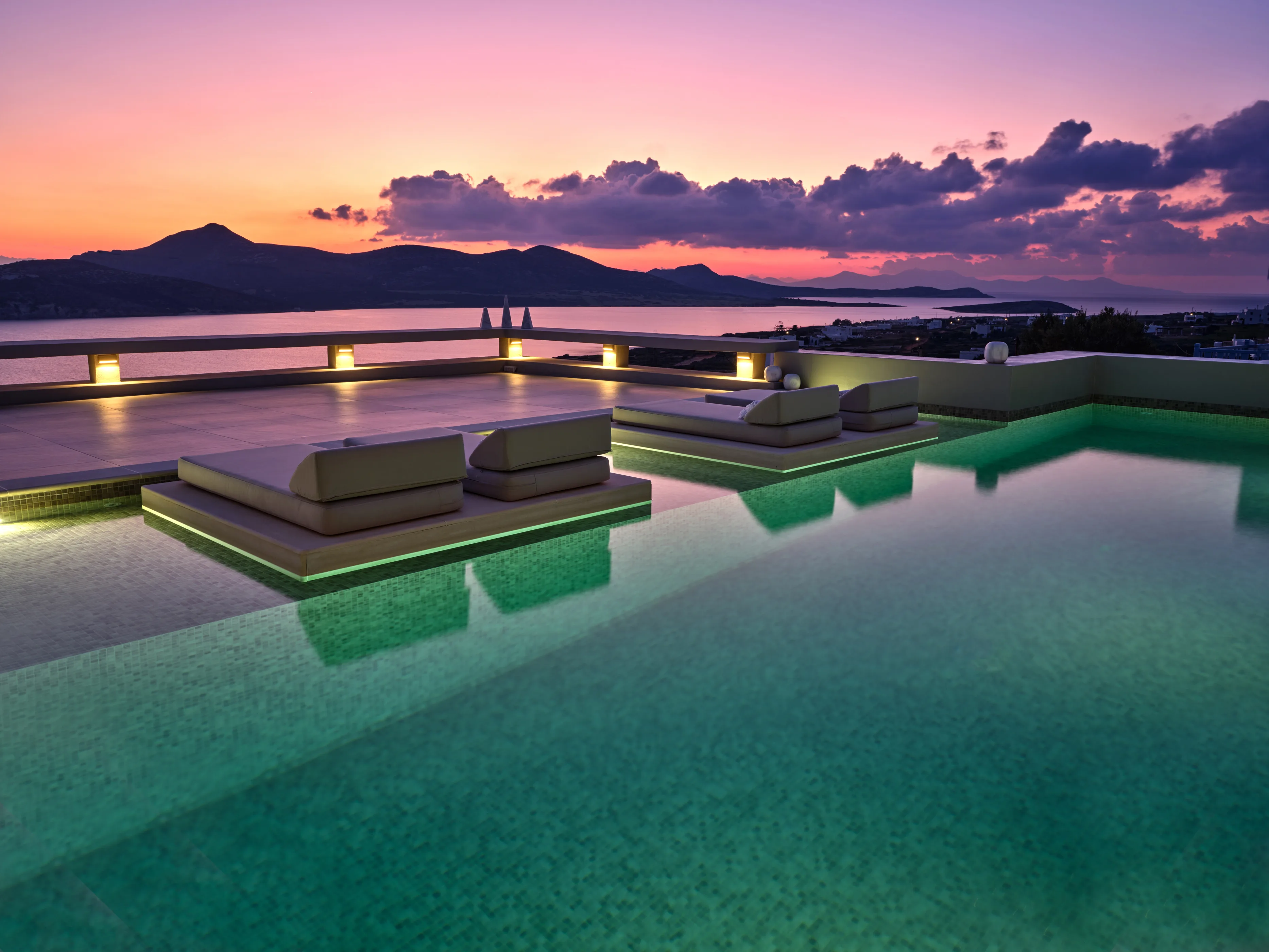 Aqua Escapes : Οι πισίνες μπορούν να μετατρέψουν ένα σπίτι σε απόλυτο παράδεισο