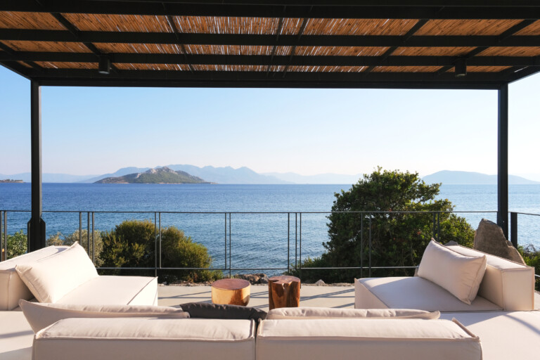   : Regency Saronic Gulf