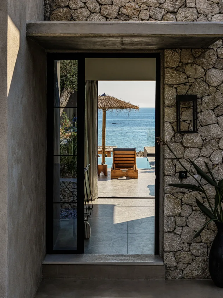   : Solandris Corfu